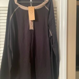 Kavu Black and Tan Long Sleeve Tee